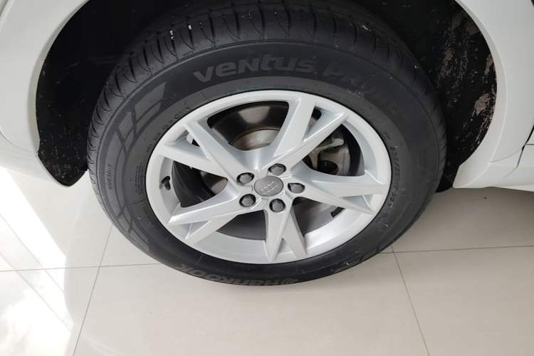 Used Audi Q3 2018 30th Anniversary Edition 30 TFSI Fashion Model Right Rear Wheel Hub