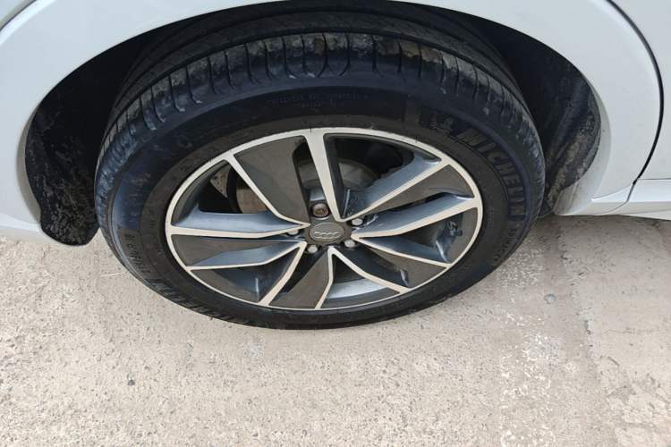 Used Audi Q3 2018 30th Anniversary Edition 35 TFSI Sport Model Right Rear Wheel Hub