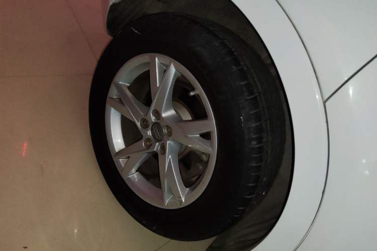 Used Audi Q3 2018 30th Anniversary Edition 30 TFSI Fashion Model Right Rear Wheel Hub