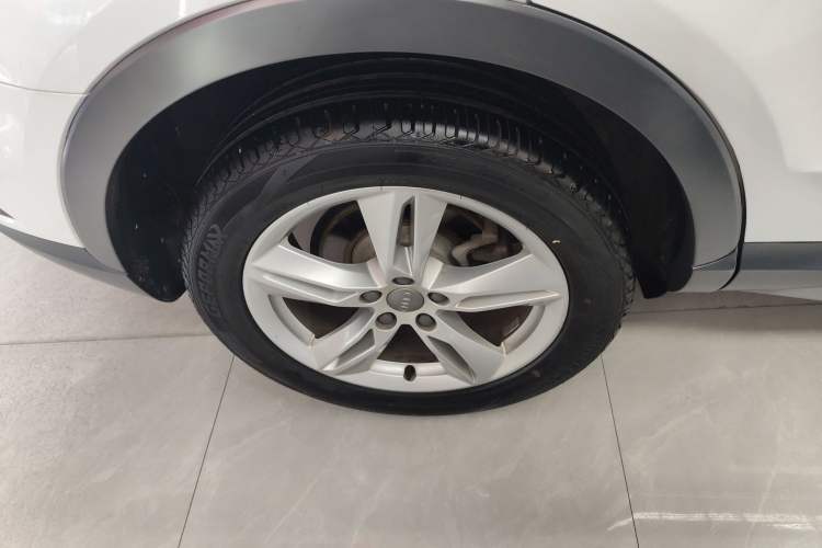 Used Audi Q3 2018 30th Anniversary Edition 30 TFSI Style Model Right Rear Wheel Hub