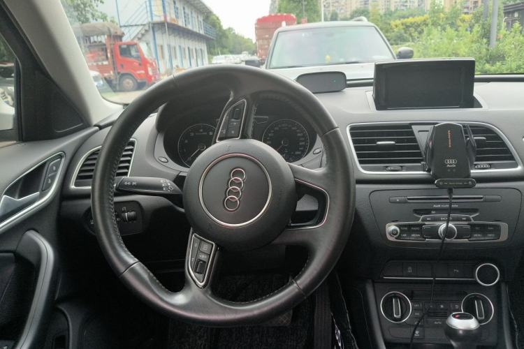 Used Audi Q3 2018 30th Anniversary Edition 30 TFSI Fashion Model Steering Wheel