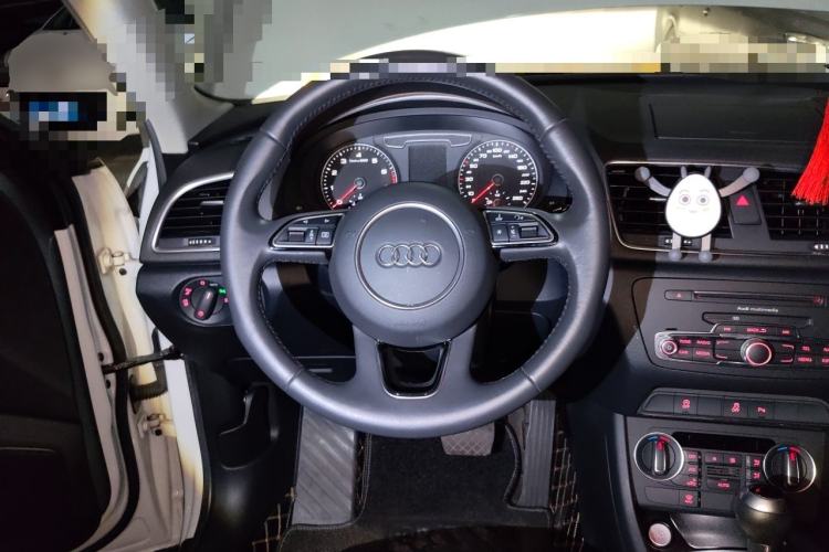 Used Audi Q3 2018 30th Anniversary Edition 30 TFSI Fashion Model Steering Wheel