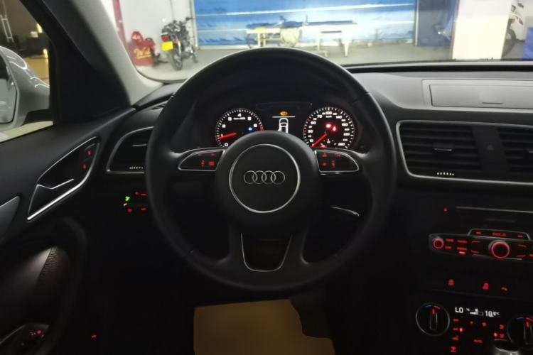 Used Audi Q3 2018 30 TFSI Fashion Edition Collector's Version Steering Wheel