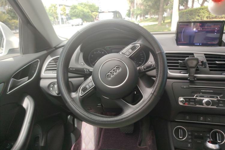 Used Audi Q3 2018 30th Anniversary Edition 30 TFSI Fashion Model Steering Wheel