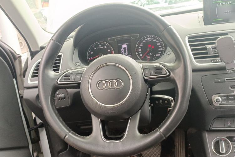 Used Audi Q3 2018 30th Anniversary Edition 30 TFSI Fashion Model Steering Wheel