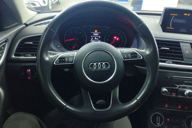 Used Audi Q3 2018 30th Anniversary Edition 35 TFSI quattro all-wheel-drive sport model Steering Wheel