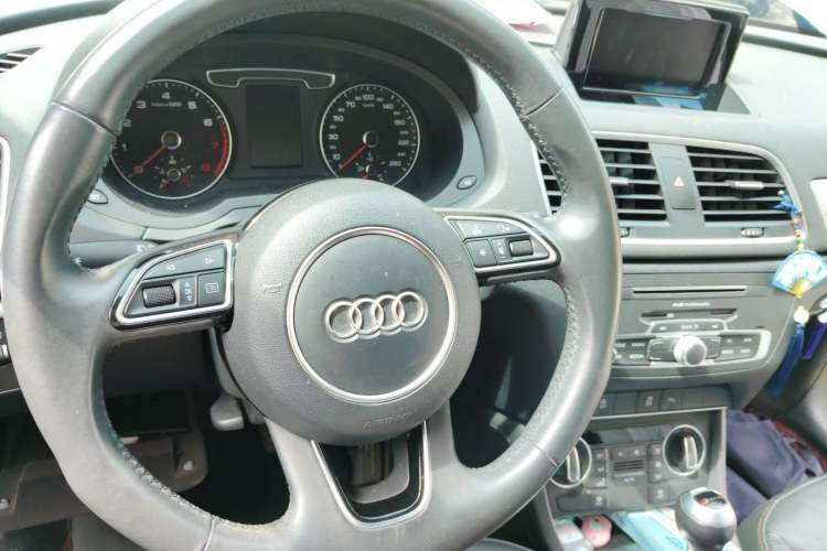 Used Audi Q3 2018 30th Anniversary Edition 30 TFSI Fashion Model Steering Wheel