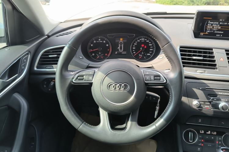 Used Audi Q3 2018 30th Anniversary Edition 35 TFSI Fashion Model Steering Wheel