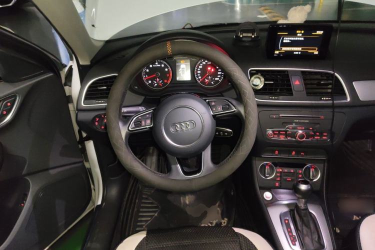 Used Audi Q3 2018 30th Anniversary Edition 35 TFSI Fashion Model Steering Wheel