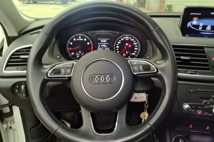 Used Audi Q3 2018 30th Anniversary Edition 30 TFSI Fashion Model Steering Wheel