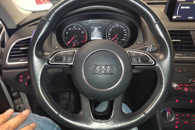 Used Audi Q3 2018 30th Anniversary Edition 30 TFSI Fashion Model Steering Wheel