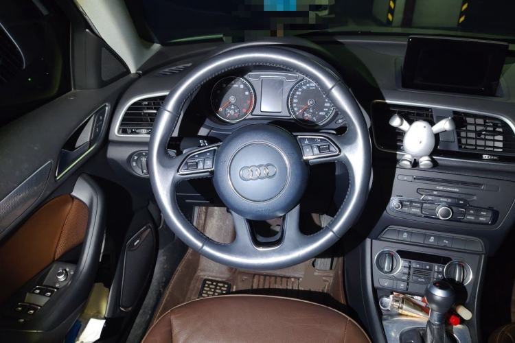 Used Audi Q3 2018 30th Anniversary Edition 30 TFSI Style Model Steering Wheel