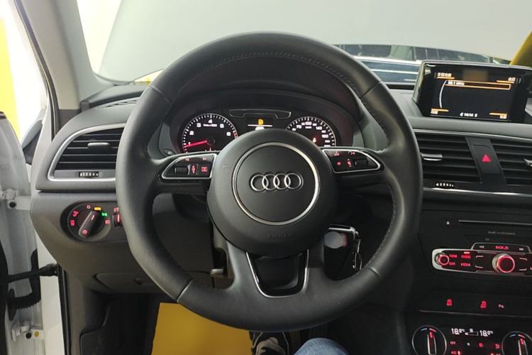 Used Audi Q3 2018 30th Anniversary Edition 30 TFSI Fashion Model Steering Wheel