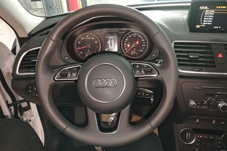 Used Audi Q3 2018 30th Anniversary Edition 30 TFSI Fashion Model Steering Wheel