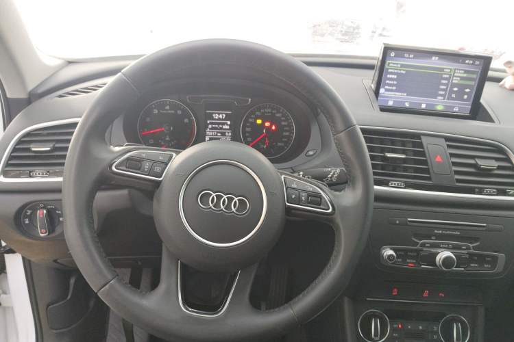 Used Audi Q3 2018 30th Anniversary Edition 30 TFSI Style Model Steering Wheel