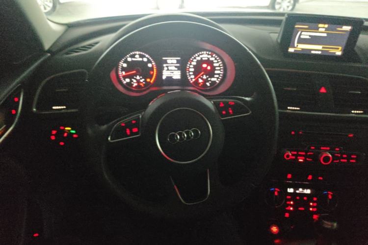 Used Audi Q3 2018 30th Anniversary Edition 35 TFSI Fashion Model Steering Wheel