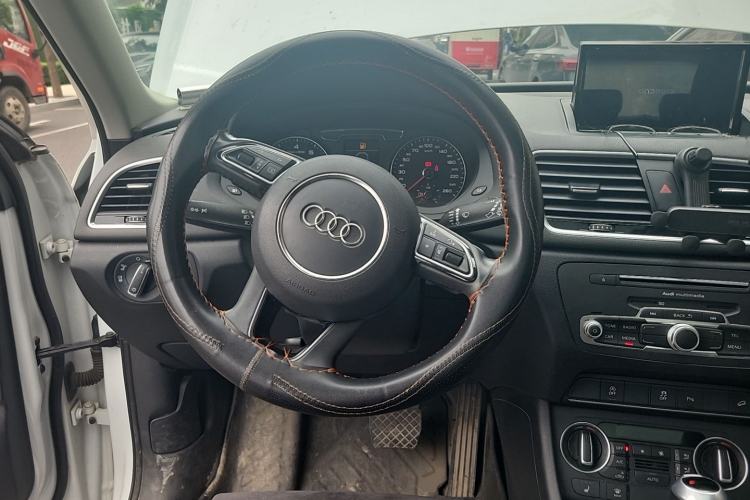 Used Audi Q3 2018 30th Anniversary Edition 35 TFSI Sport Model Steering Wheel