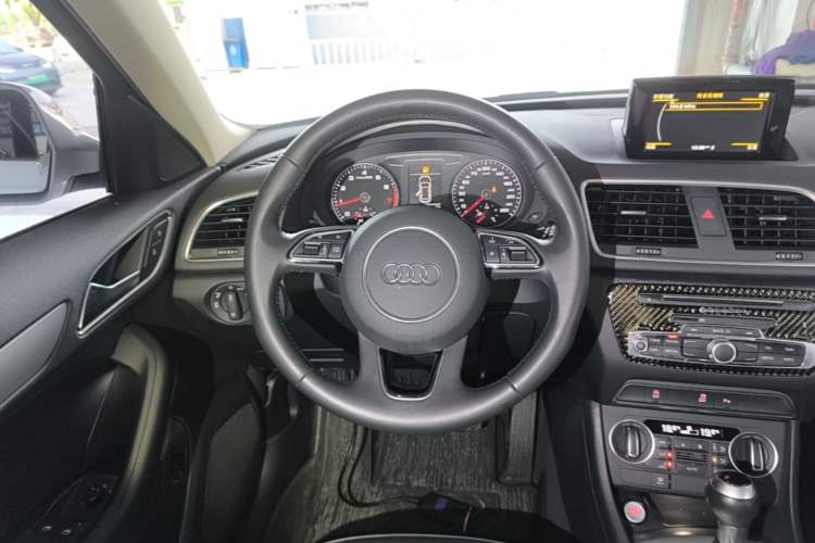 Used Audi Q3 2018 30th Anniversary Edition 30 TFSI Fashion Model Steering Wheel