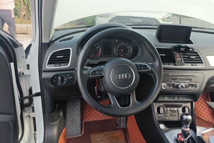 Used Audi Q3 2018 30th Anniversary Edition 35 TFSI Fashion Model Steering Wheel