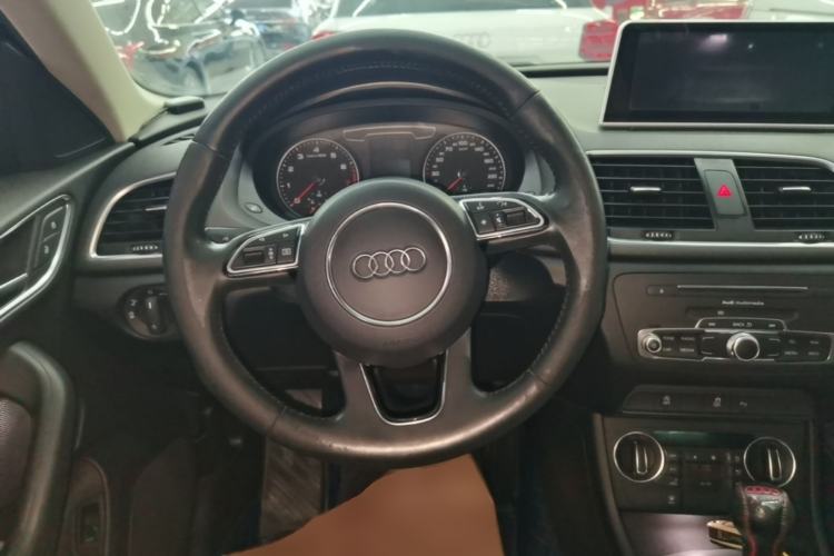 Used Audi Q3 2018 30th Anniversary Edition 35 TFSI Fashion Model Steering Wheel