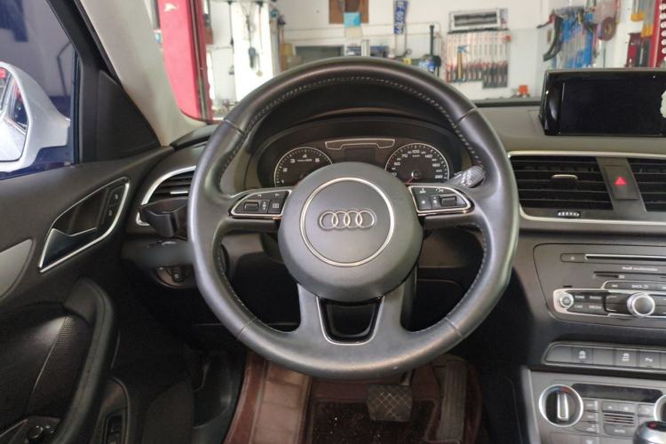 Used Audi Q3 2018 30th Anniversary Edition 30 TFSI Fashion Model Steering Wheel