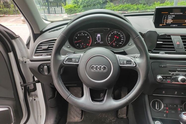 Used Audi Q3 2018 30th Anniversary Edition 30 TFSI Style Model Steering Wheel