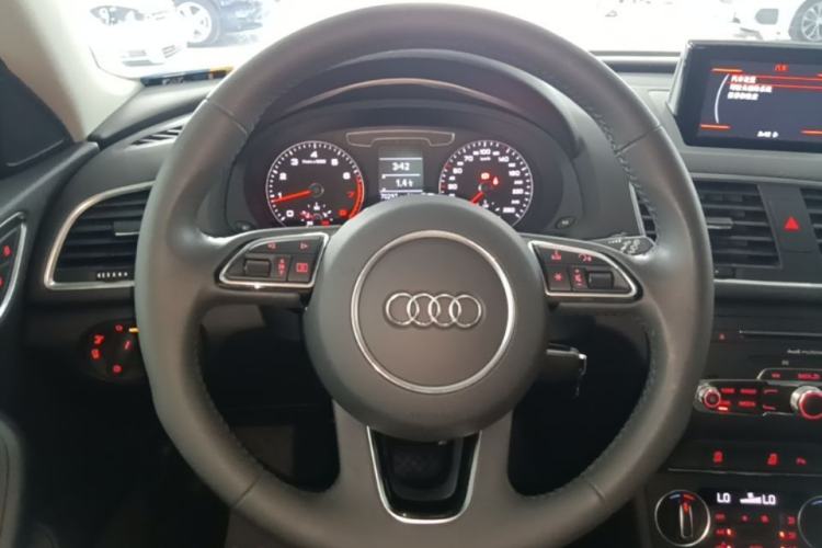 Used Audi Q3 2018 30th Anniversary Edition 30 TFSI Fashion Model Steering Wheel