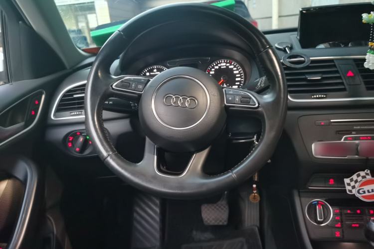 Used Audi Q3 2018 30th Anniversary Edition 30 TFSI Fashion Model Steering Wheel