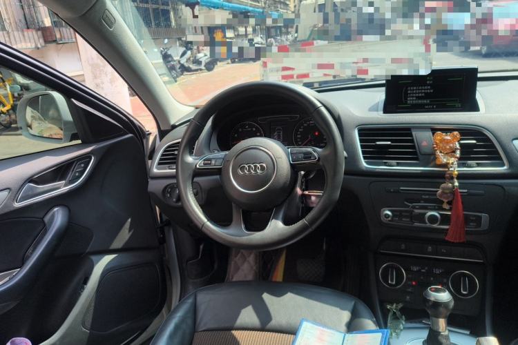 Used Audi Q3 2018 30th Anniversary Edition 30 TFSI Fashion Model Steering Wheel