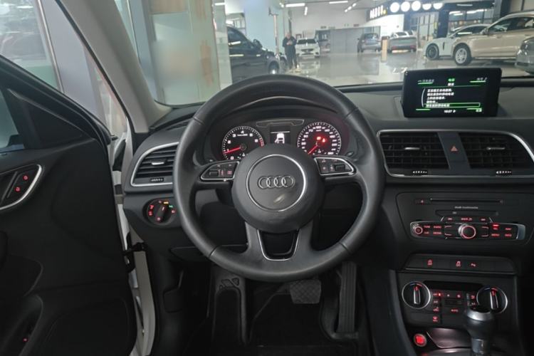 Used Audi Q3 2018 30th Anniversary Edition 30 TFSI Fashion Model Steering Wheel