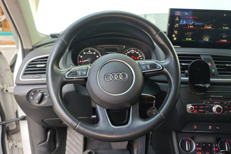 Used Audi Q3 2018 30th Anniversary Edition 30 TFSI Fashion Model Steering Wheel
