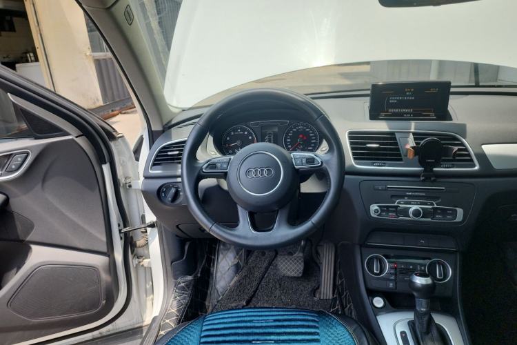 Used Audi Q3 2018 30th Anniversary Edition 30 TFSI Fashion Model Steering Wheel