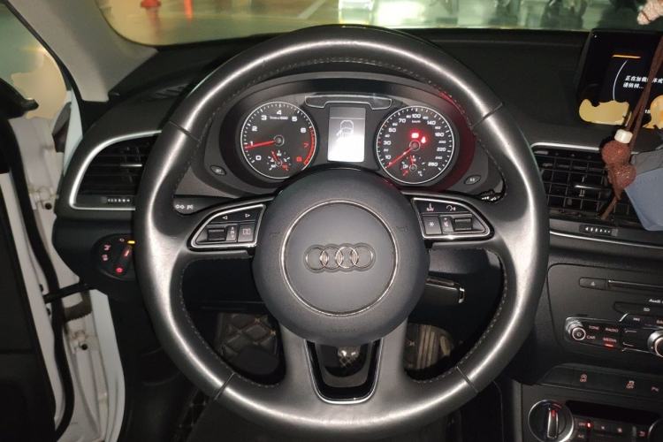 Used Audi Q3 2018 30th Anniversary Edition 30 TFSI Fashion Model Steering Wheel