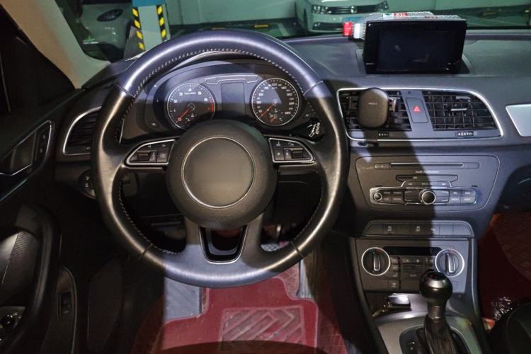 Used Audi Q3 2018 30th Anniversary Edition 30 TFSI Fashion Model Steering Wheel