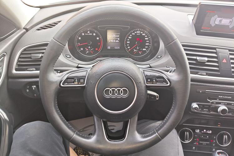 Used Audi Q3 2018 30th Anniversary Edition 30 TFSI Fashion Model Steering Wheel