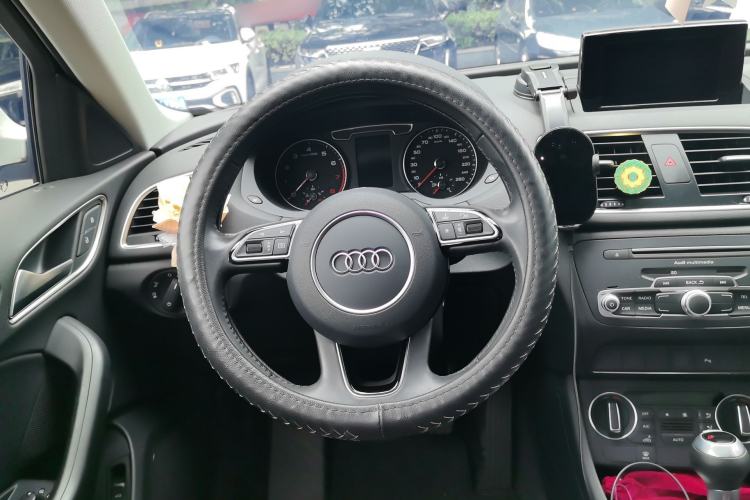 Used Audi Q3 2018 30th Anniversary Edition 30 TFSI Fashion Model Steering Wheel