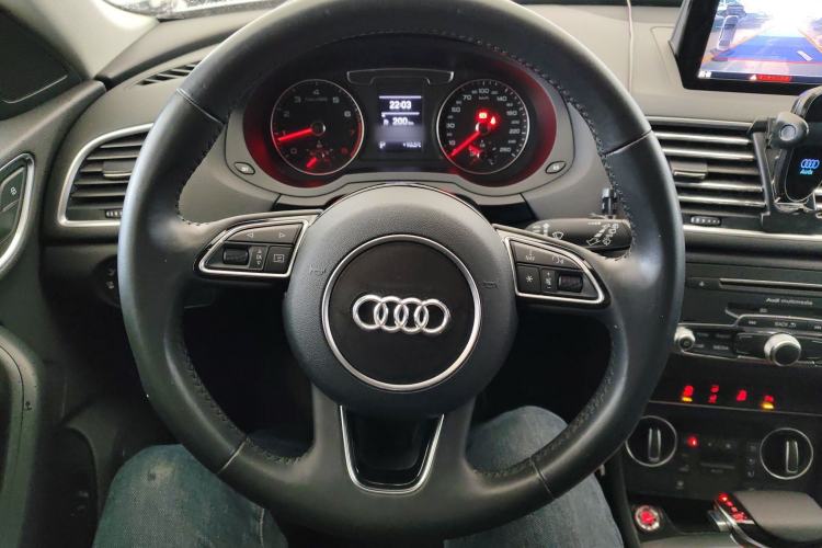 Used Audi Q3 2018 30th Anniversary Edition 30 TFSI Fashion Model Steering Wheel