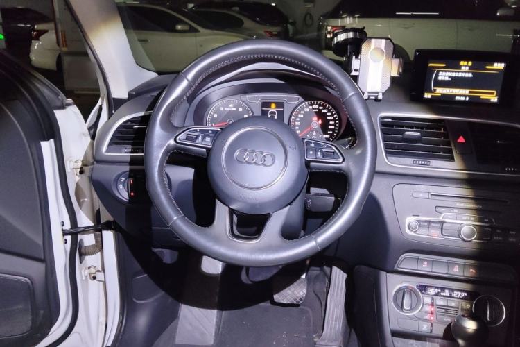 Used Audi Q3 2018 30th Anniversary Edition 30 TFSI Fashion Model Steering Wheel