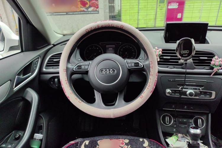 Used Audi Q3 2018 30 TFSI Fashion Edition Collector's Version Steering Wheel