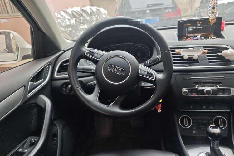 Used Audi Q3 2018 30th Anniversary Edition 30 TFSI Fashion Model Steering Wheel
