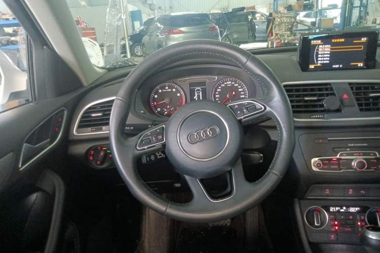 Used Audi Q3 2018 30th Anniversary Edition 30 TFSI Fashion Model Steering Wheel