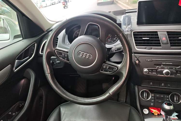 Used Audi Q3 2018 30th Anniversary Edition 30 TFSI Fashion Model Steering Wheel