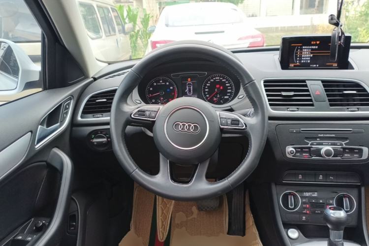 Used Audi Q3 2018 30th Anniversary Edition 30 TFSI Fashion Model Steering Wheel