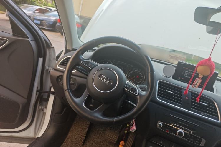Used Audi Q3 2018 30th Anniversary Edition 30 TFSI Fashion Model Steering Wheel