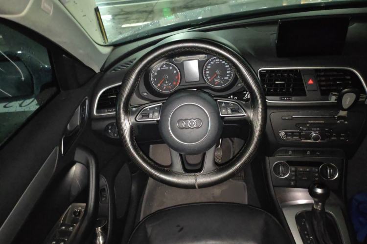 Used Audi Q3 2018 30th Anniversary Edition 30 TFSI Fashion Model Steering Wheel