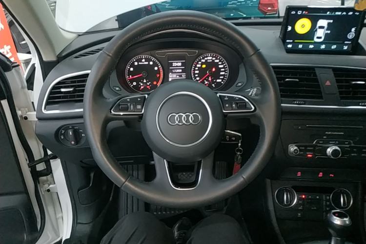 Used Audi Q3 2018 30th Anniversary Edition 30 TFSI Fashion Model Steering Wheel