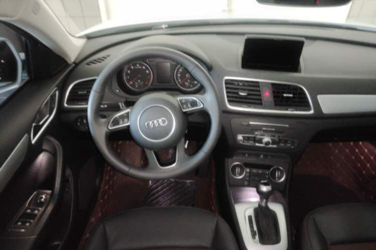 Used Audi Q3 2018 30th Anniversary Edition 30 TFSI Fashion Model Steering Wheel