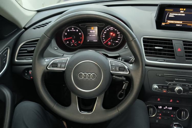 Used Audi Q3 2018 30th Anniversary Edition 30 TFSI Fashion Model Steering Wheel