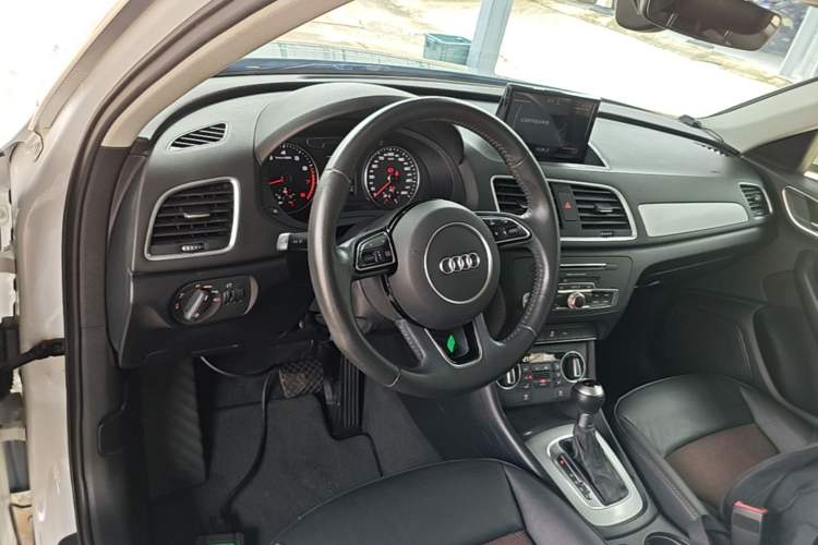 Used Audi Q3 2018 30th Anniversary Edition 30 TFSI Fashion Model Steering Wheel
