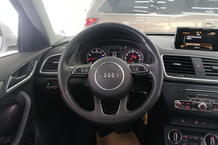 Used Audi Q3 2018 30 TFSI Fashion Edition Collector's Version Steering Wheel